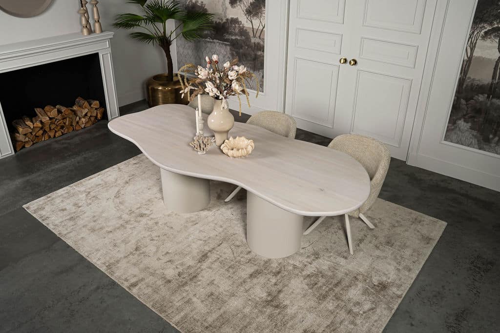 Organische Eikenhouten Eettafel St. Tropez