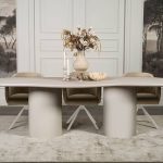 Organische Eikenhouten Eettafel St. Tropez