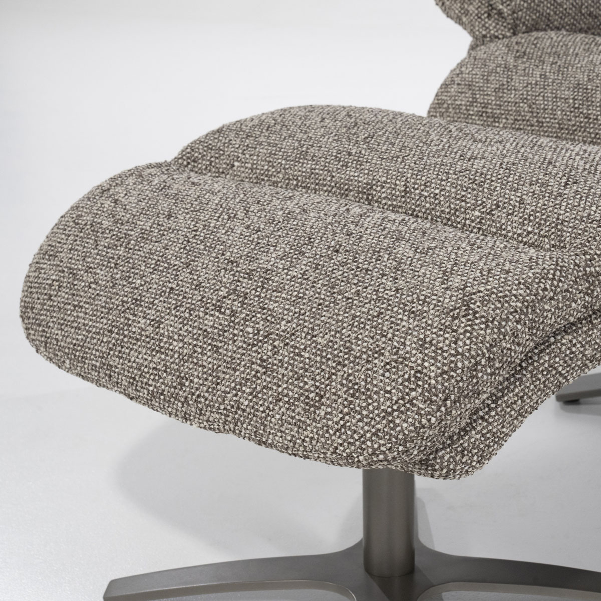 Elektrisch Verstelbare Fauteuil met Voetenbank Caleb Bouclé Taupe