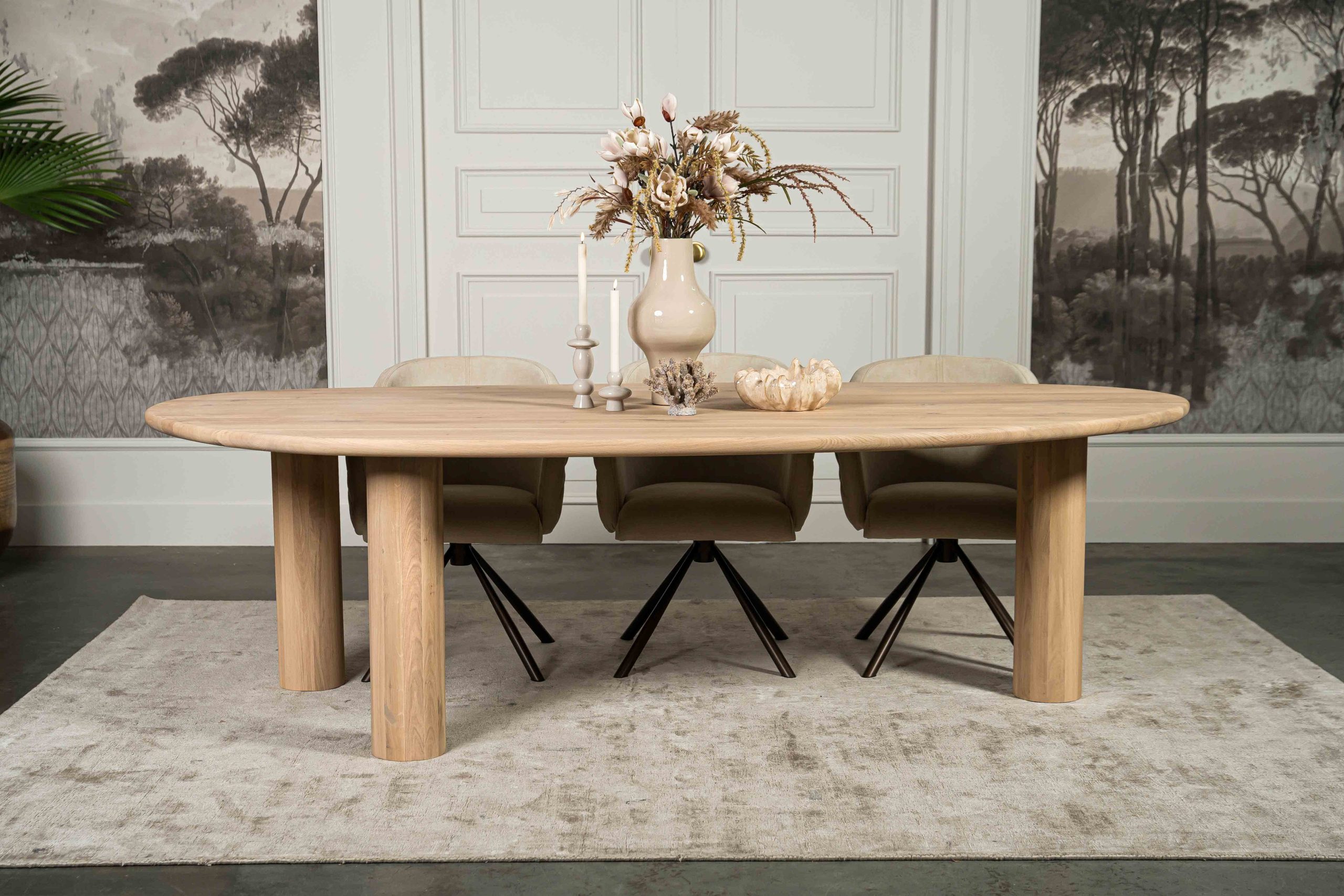 Kiezelvormige Eikenhouten Eettafel Le Mans