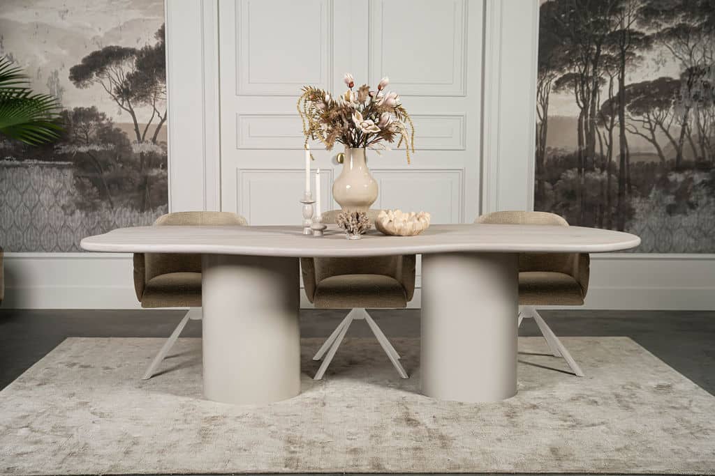 Organische Eikenhouten Eettafel St. Tropez